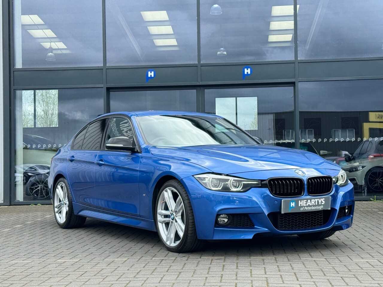 bmw 330e k&auml;ytt&ouml;ohje kirja