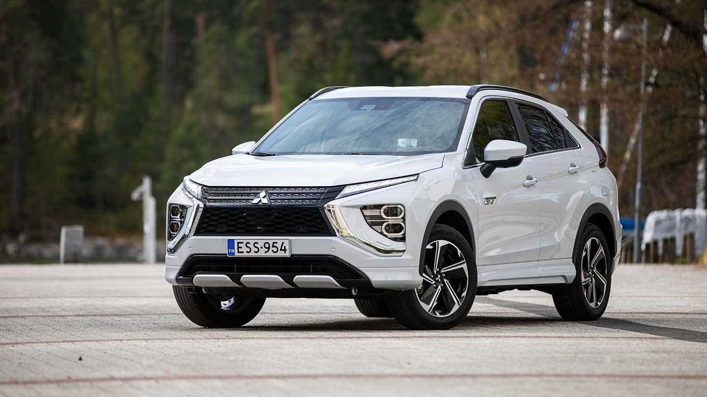mitsubishi eclipse cross k&auml;ytt&ouml;ohje suomi