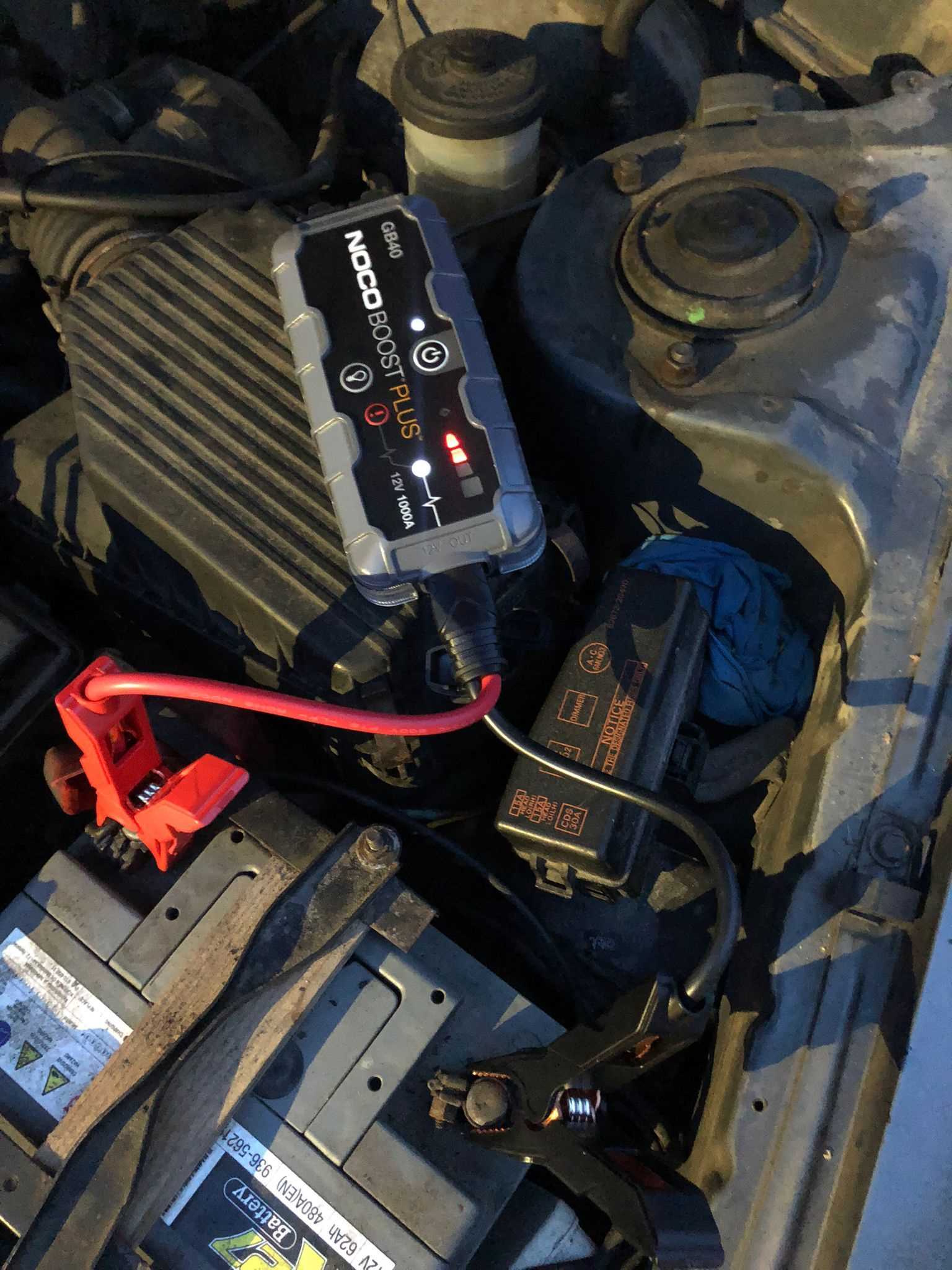 arctic auto 12v apuk&auml;ynnistin varavirtal&auml;hde k&auml;ytt&ouml;ohje