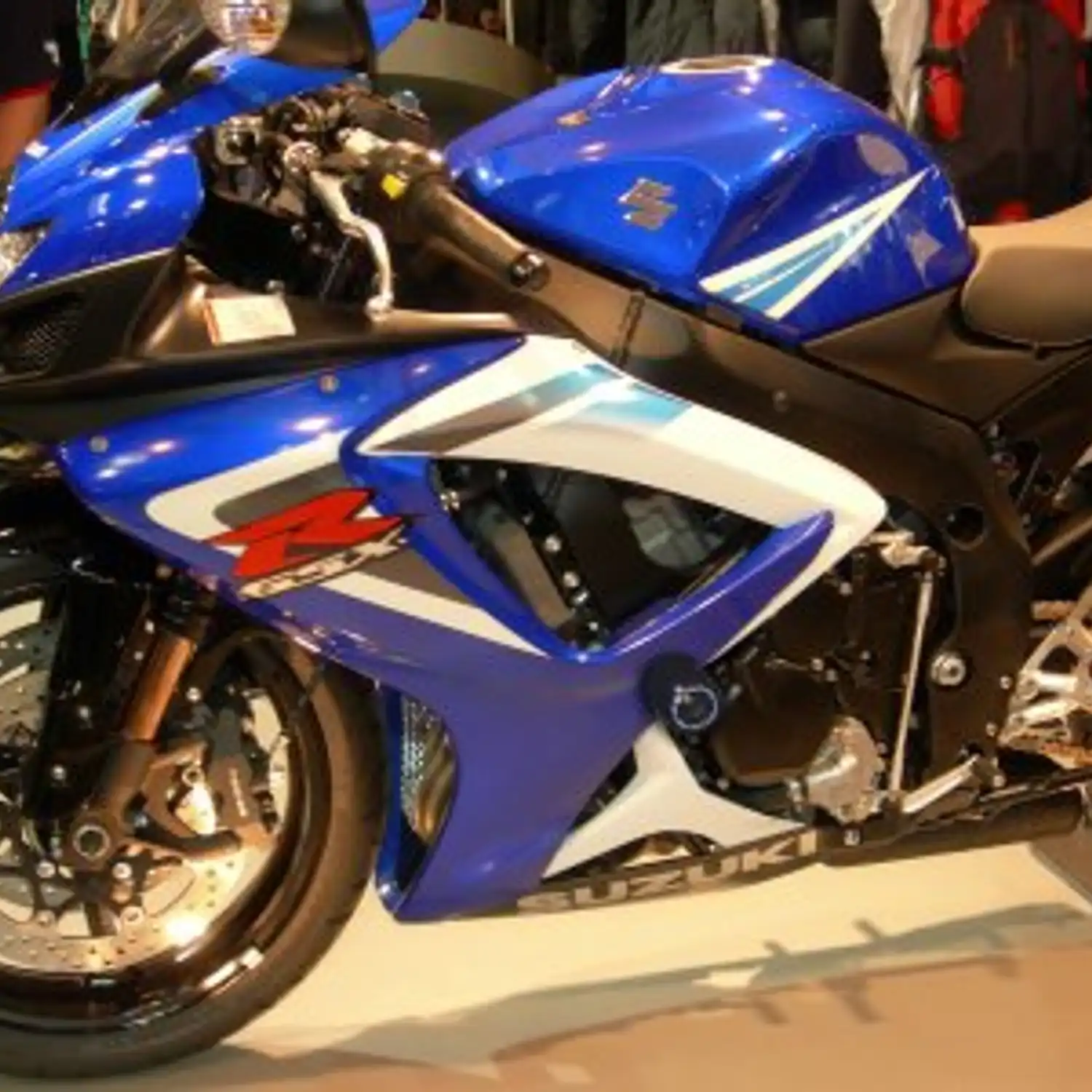 suzuki gsx r k7 k&auml;ytt&ouml;ohje suomi