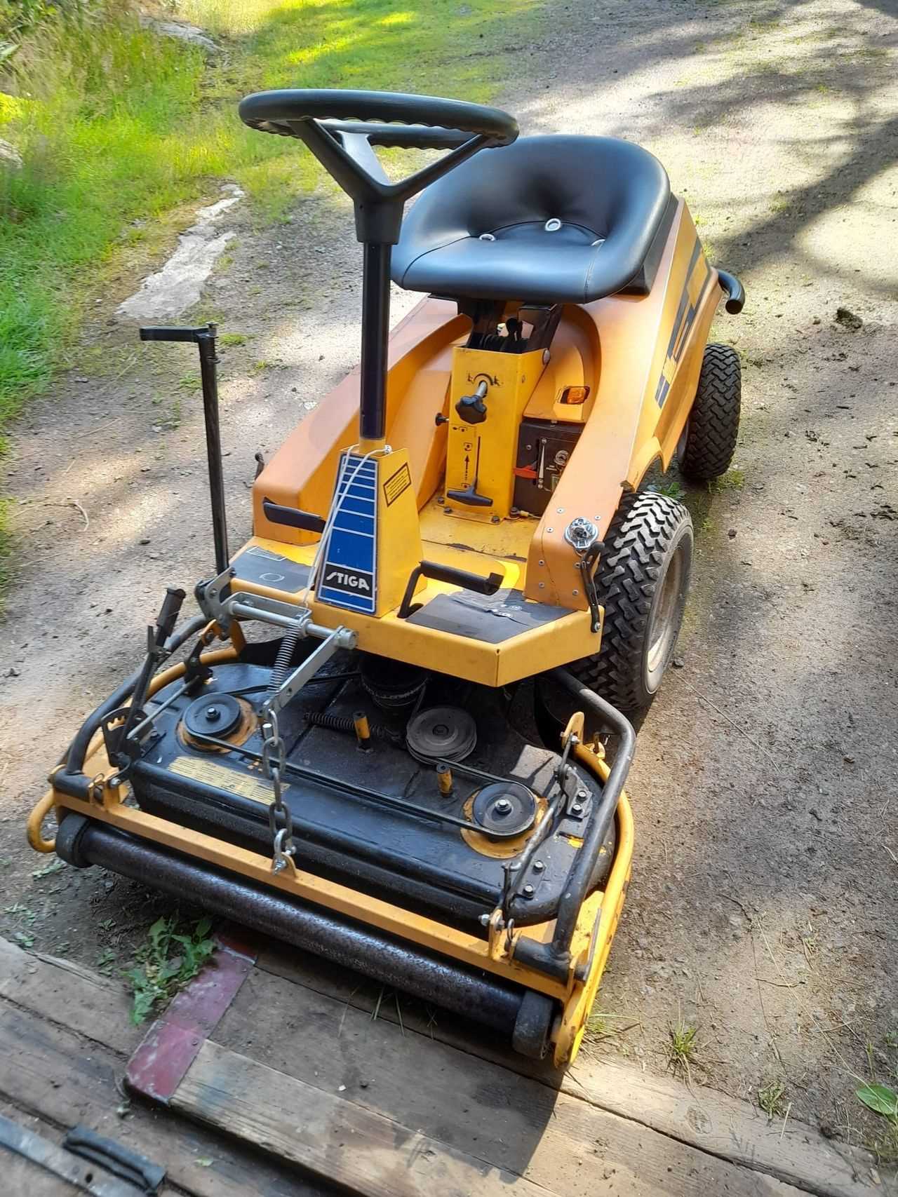 husqvarna r16c awd k&auml;ytt&ouml;ohje