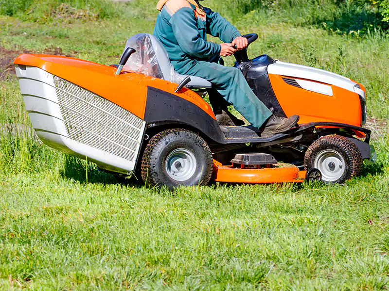 husqvarna p&auml;&auml;lt&auml;ajettavan leikkurin k&auml;ytt&ouml;ohje