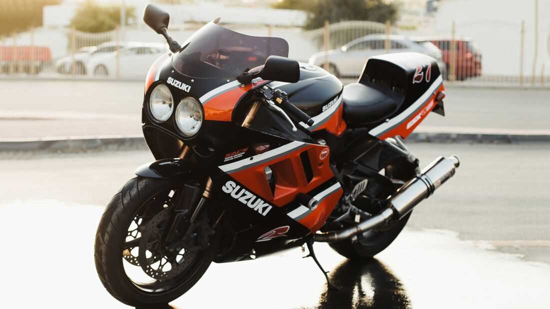 suzuki gsx r k7 k&auml;ytt&ouml;ohje suomi