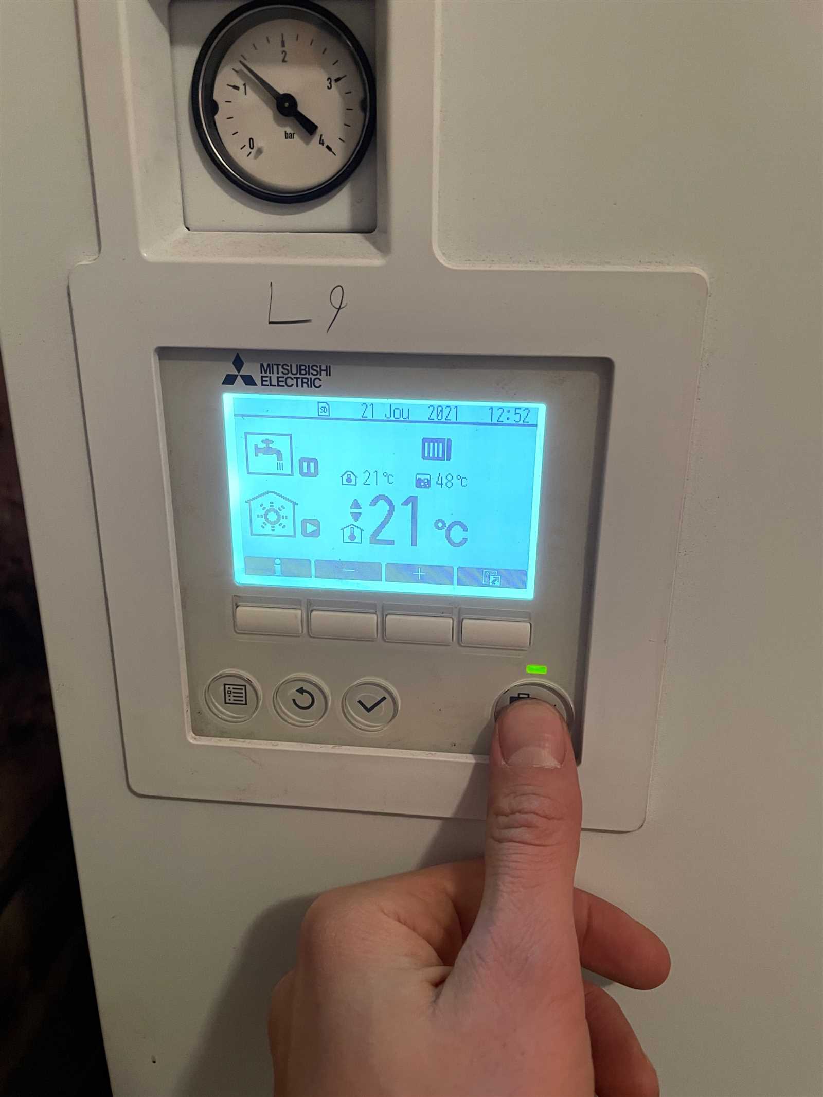 mitsubishi electric l&auml;mp&ouml;pumpun k&auml;ytt&ouml;ohje