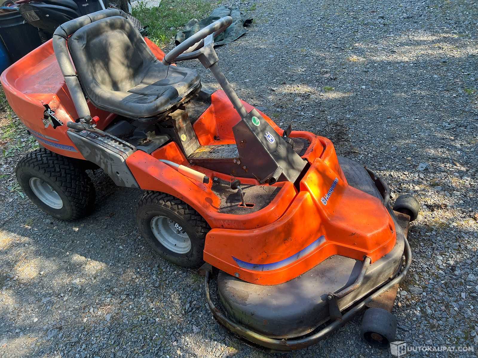 husqvarna p&auml;&auml;lt&auml;ajettavan leikkurin ter&auml;nalsal k&auml;ytt&ouml;ohje