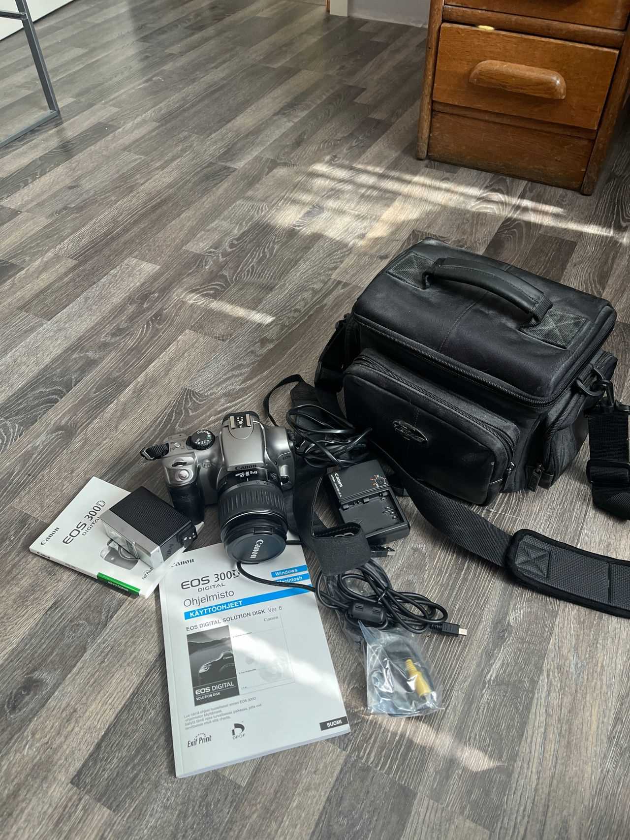 nikon d40 k&auml;ytt&ouml;ohje suomi