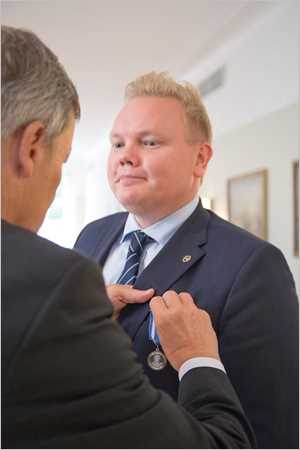 suomen sotaveteraaniliiton ansiomitali k&auml;ytt&ouml;ohje