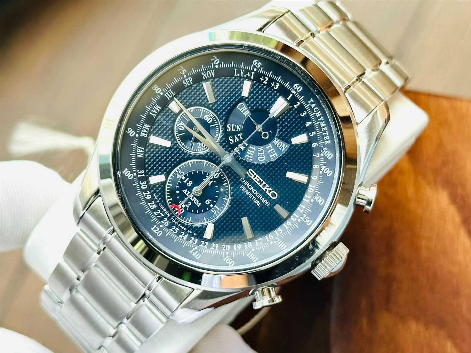 seiko chronograph perpetual spc125 k&auml;ytt&ouml;ohje