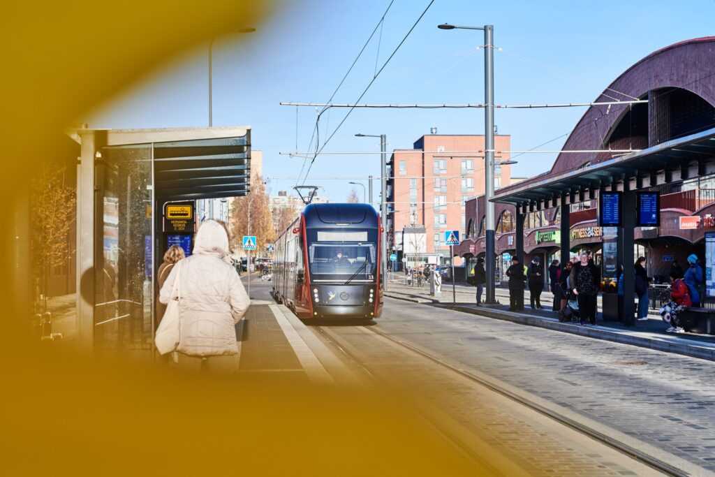 matkakortin k&auml;ytt&ouml;ohjet metro ja raitiovaunu