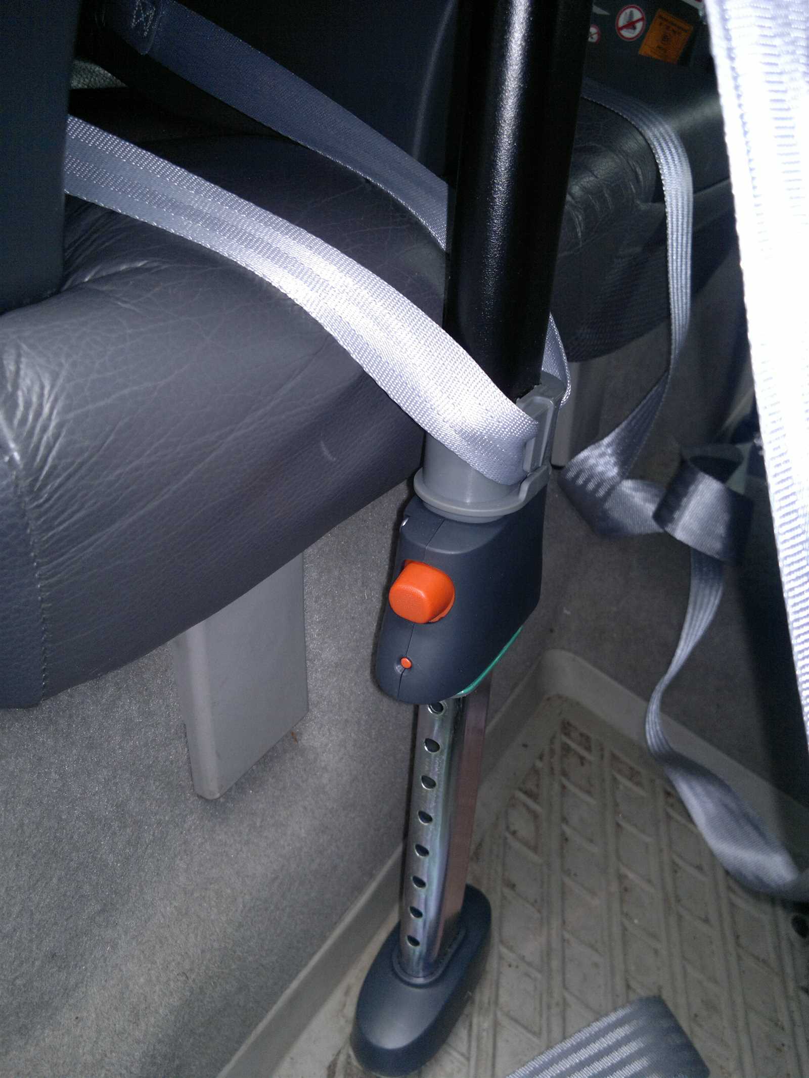 britax two way turvaistuin k&auml;ytt&ouml;ohje