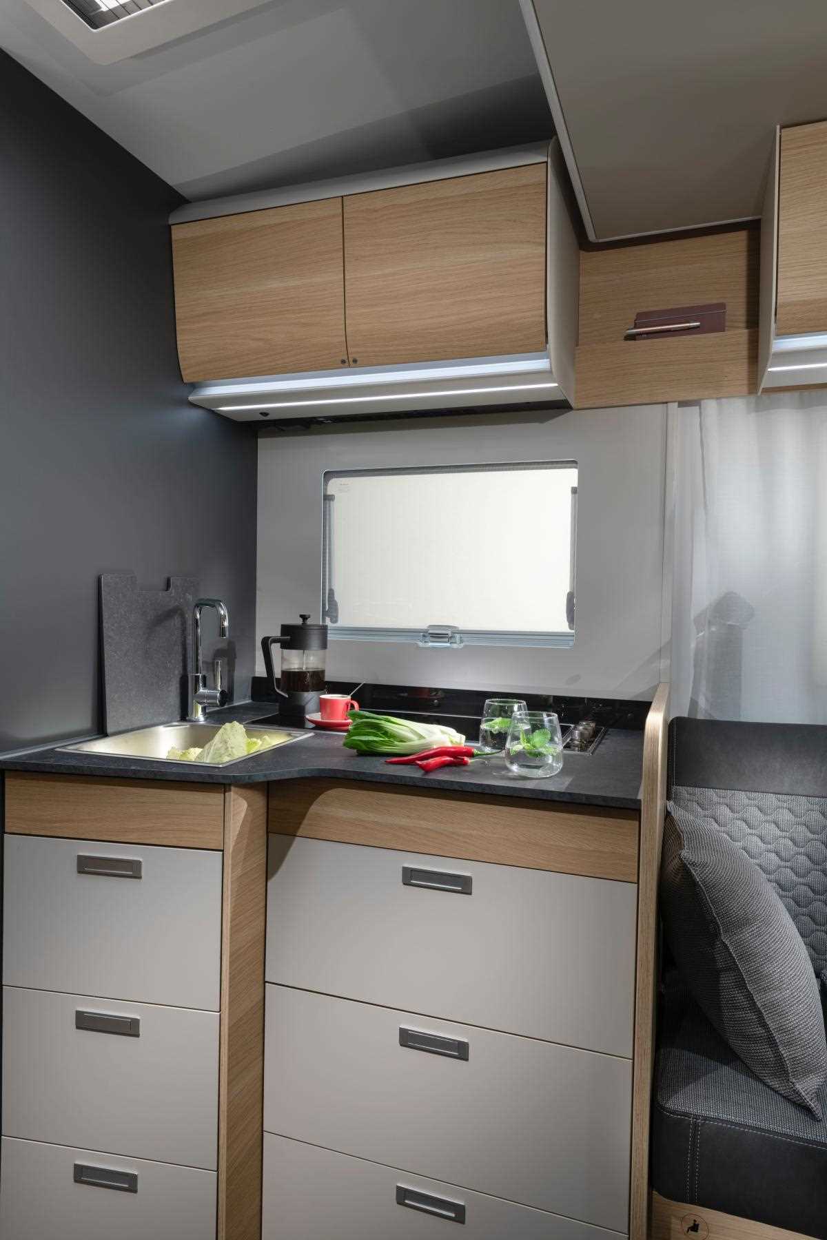 adria matrix 650 k&auml;ytt&ouml;ohje
